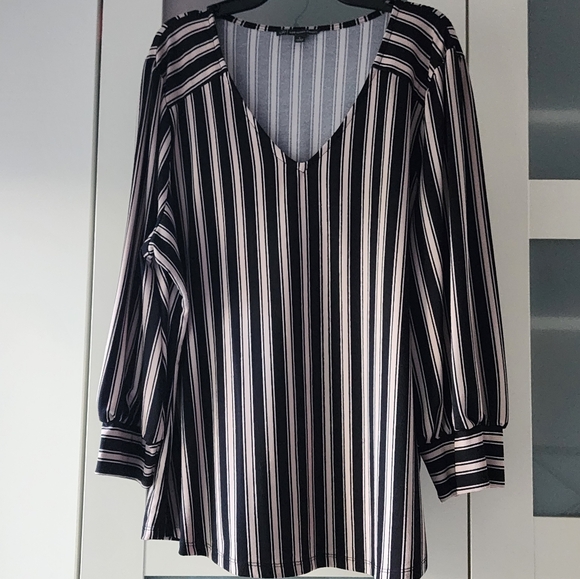 Adrianna Papell Crew Neck 3/4 Sleeve Elastic Cuff Multi Print Keyhole Back Butto - Picture 6 of 8